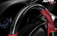 El volante del LFA está realizado con fibra de carbono y cuero de suave tacto.
