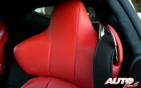 Los asientos deportivos llevan cinturones de seguridad con un nuevo sistema de airbag integrado.