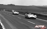 Fangio lleva a Mercedes al triunfo