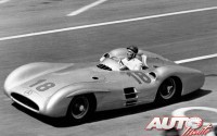 Al volante de un Mercedes W196, Juan Manuel Fangio obtuvo la victoria en seis de las ocho carreras disputadas en el Campeonato del Mundo de F1 de 1954, alzándose con su segundo título de conductores.