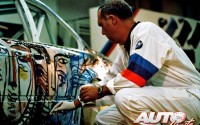 Sandro Chia durante el proceso de creación de su obra para la colección BMW Art Car