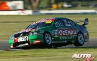 John Bowe con Ford Falcon BA V8, en una prueba del Campeonato V8 Supercar de Australia de 2003.