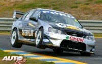 Craig Lowndes con Ford Falcon BA V8, en una prueba del Campeonato V8 Supercar de Australia de 2003, disputada en el circuito de Melbourne Sandown International Raceway (Australia).