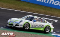 Harrie Kolen con Porsche 911 GT3 Cup en el circuito alemán de Oschersleben, durante una prueba puntuable para la Porsche Carrera Cup alemana de 2012.