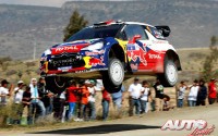 Sebastien Loeb con el Citroën DS3 WRC durante el Rally de México de 2012, puntuable para el Campeonato del Mundo de Rallyes WRC.