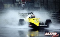 Alain Prost al volante del Renault RE40 F1 durante el Gran Premio de Mónaco de 1983.