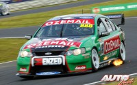 John Bowe con el Ford Falcon BA V8 Supercar en la prueba disputada en el circuito de Pukekohe (Nueva Zelanda), puntuable para el Campeonato Australiano V8 Supercar de 2003.