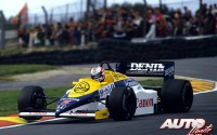 Nigel Mansell (Williams FW10-Honda RA164E 1.5 V6 Turbo) en el circuito de Silverstone, durante el Gran Premio de Gran Bretaña de Fórmula 1 de 1985.