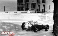 Phill Hill (Ferrari 246 V6) en el circuito de Montecarlo, durante el Gran Premio de Mónaco de Fórmula 1 de 1959.