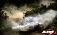 Nasser Al Attiyah con su Buggy en la novena etapa del Rally Dakar 2013, disputada entre San Miguel de Tucumán y Córdoba (Argentina).