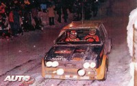 Fulvio Bacchelli con el Fiat 131 Abarth Grupo 4 oficial en la primera pasada por el Col de Turini en el Montecarlo 77.