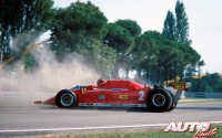 Gilles Villeneuve con el Ferrari 126CK en el circuito de Imola, durante el Gran Premio de San Marino de Fórmula 1 de 1981.