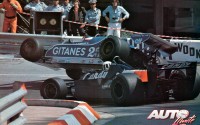Patrick Depailler (Ligier JS11-Ford Cosworth 3.0 V8 nº 25) en un lance de carrera con Didier Pironi (Tyrrell 009-Ford Cosworth 3.0 V8) en el circuito de Montecarlo, durante el Gran Premio de Mónaco de Fórmula 1 de 1979.