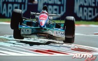 Rubens Barrichello con Jordan 194-Hart 1035 3.5 V10 en el circuito de Monza, durante el Gran Premio de Italia de Fórmula 1 de 1994.