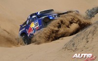 Giniel de Villiers con el Volkswagen Race Touareg 3 en el Rally Dakar de 2011.