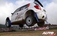 Andreas Mikkelsen con el Skoda Fabia S2000 en el Rally de Italia de 2012 disputado en Cerdeña, puntuable para el Campeonato del Mundo de Rallyes.