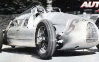 Tazio Nuvolari al volante del Auto Unión Tipo D en 1938.