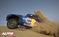 Carlos Sainz realizando una jornada de pruebas en Marruecos con el Volkswagen Race Touareg 3.