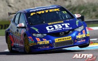 Andrew Jordan con el Honda Civic 2000 NGTC, durante la carrera del Campeonato Británico de Turismos BTCC 2013 disputada en el circuito de Thruxton.