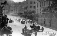 Salida del Gran Premio de Mónaco de 1933, en el cual obtuvo la victoria Achille Varzi con su Bugatti T51.