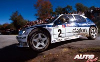Francois Delecour con el Peugeot 306 Maxi Kit Car en el Rally de Francia 1996, puntuable para el Campeonato del Mundo de Rallyes.