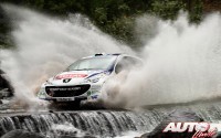Craig Breen con el Peugeot 207 S2000 en el Rally de Azores 2013, puntuable para el Campeonato Europeo de Rallyes.