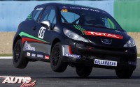 Alexandre Gillardeau con el Peugeot 207 THP en una prueba de la Copa Peugeot 207 THP de Francia 2012.