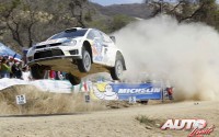 Jari-Matti Latvala con el Volkswagen Polo R WRC en el Rally de México 2013, puntuable para el Campeonato del Mundo de Rallyes WRC.