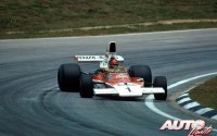 Emerson Fittipaldi con el McLaren M23 - Ford Cosworth 3.0 V8 durante el Gran Premio de Brasil de 1975, disputado en el circuito de Interlagos.