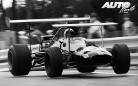 Jack Brabham "volando" con el Brabham BT26A - Ford Cosworth 3.0 V8 durante el Gran Premio de España de Fórmula 1 de 1969, disputado en el circuito de Montjuic Park.