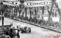 Rudolf Caracciola fue el primer piloto no italiano que consiguió ganar la carrera de las "Mille Miglia". Lo hizo en la edición de 1931, al volante de un Mercedes SS-KL.