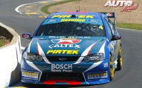 Marcos Ambrose y Rusell Ingall, con el Ford Falcon BA V8 Supercar, en la prueba de Bathurst 1000 disputada en el Monte Pannorama, puntuable para el Campeonato Australiano V8 Supercar de 2003.