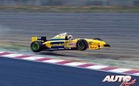 Roberto Moreno con el Forti Corse FG01 - Ford EDD 3.0 V8 en el circuito de Suzuka, durante el GP de Japón de 1995.