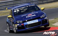 Kurt Thiim en la prueba de la Copa Volkswagen Scirocco R 2013 disputada en el circuito de Oschersleben.