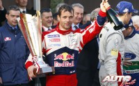 Sébastien Loeb celebra su triunfo en el Rally de Montecarlo 2012.
