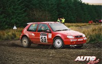 Sébastien Loeb y Daniel Elena se proclamaron Campeones del Mundo Junior de Rallyes "JWRC" en la temporada 2001, al volante de un Citroën Saxo Súper 1.600.