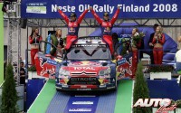 Sébastien Loeb y Daniel Elena, vencedores del Rally de Finlandia de 2008 con el Citroën C4 WRC.