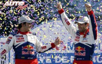 Sébastien Loeb y Daniel Elena celebrando el triunfo en el Rally de Francia de 2010.