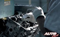 Todos los motores del GT-R se montan a mano.