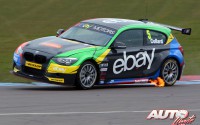 Rob Collard con el BMW 125i M Sport NGTC en el circuito de Donington Park, durante una sesión de entrenamientos del Campeonato Británico de Turismos "BTCC" 2013.