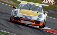 Sean Edwards con el Porsche 911 GT3 Cup en la carrera disputada en el circuito de Nürburgring, puntuable para la Porsche Supercup 2013.