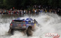 Carlos Sainz con el Volkswagen Race Touareg 3 durante una etapa del Rally Dakar 2011.