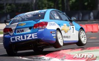Rob Huff con el Chevrolet Cruze WTCC en una prueba del Campeonato del Mundo de Turismos "WTCC" de 2010.