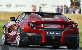 02_Ferrari-F12-TRS