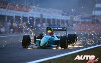 Mauricio Gugelmin quemando el asfalto con su Leyton House-Ilmor CG911 3.5 V10, durante el GP de Portugal de 1991, disputado en el circuito de Estoril.