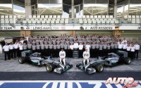 16_Mercedes-AMG-F1-Team_GP-Abu-Dhabi-2014