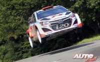 Dani Sordo con el Hyundai i20 WRC durante el Rally de Alemania 2014, puntuable para el Campeonato del Mundo de Rallyes WRC.