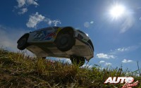 Andreas Mikkelsen con el Volkswagen Polo R WRC durante el Rally de Polonia 2014, puntuable para el Campeonato del Mundo de Rallyes WRC.