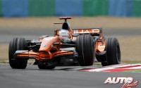 Adrian Sutil con el Spyker-Ferrari F8-VII, durante el Gran Premio de Francia de Fórmula 1 2007, disputado en el circuito de Magny Cours.