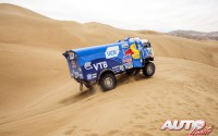Eduard Nikolaev (Kamaz) en la 9ª etapa del Rally Dakar 2015, disputada entre las localidades chilenas de Iquique y Calama.